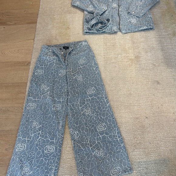 Vici Blue and White Textured Set - Picture 2 of 3